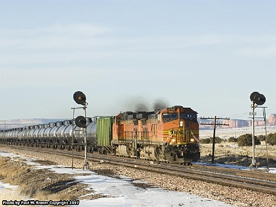 BNSF 4104 at MP 110 Bluewater, NM in January 2007.jpg